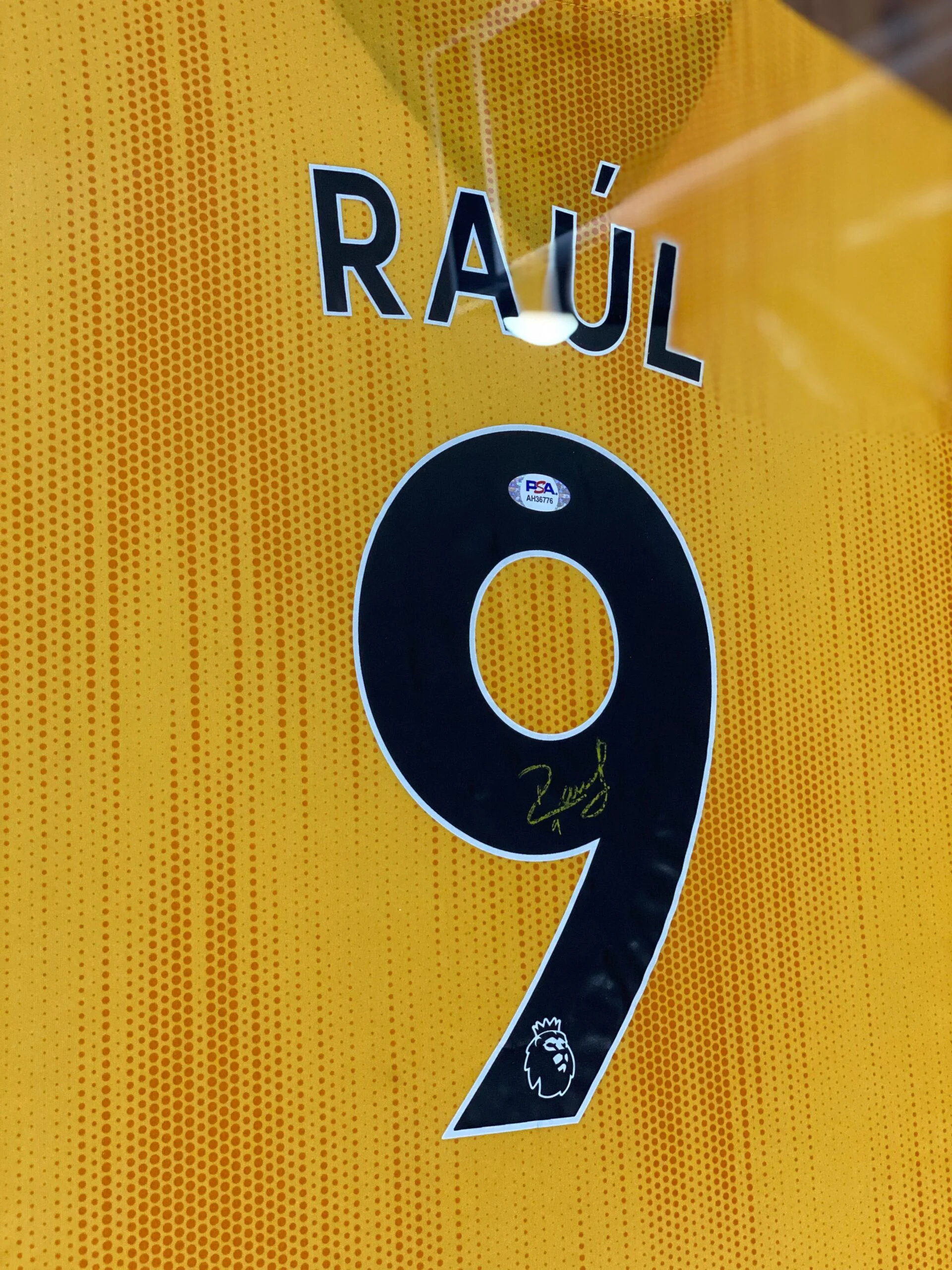 Jersey Enmarcado | Wolverhampton | Raúl Jiménez - Image 4