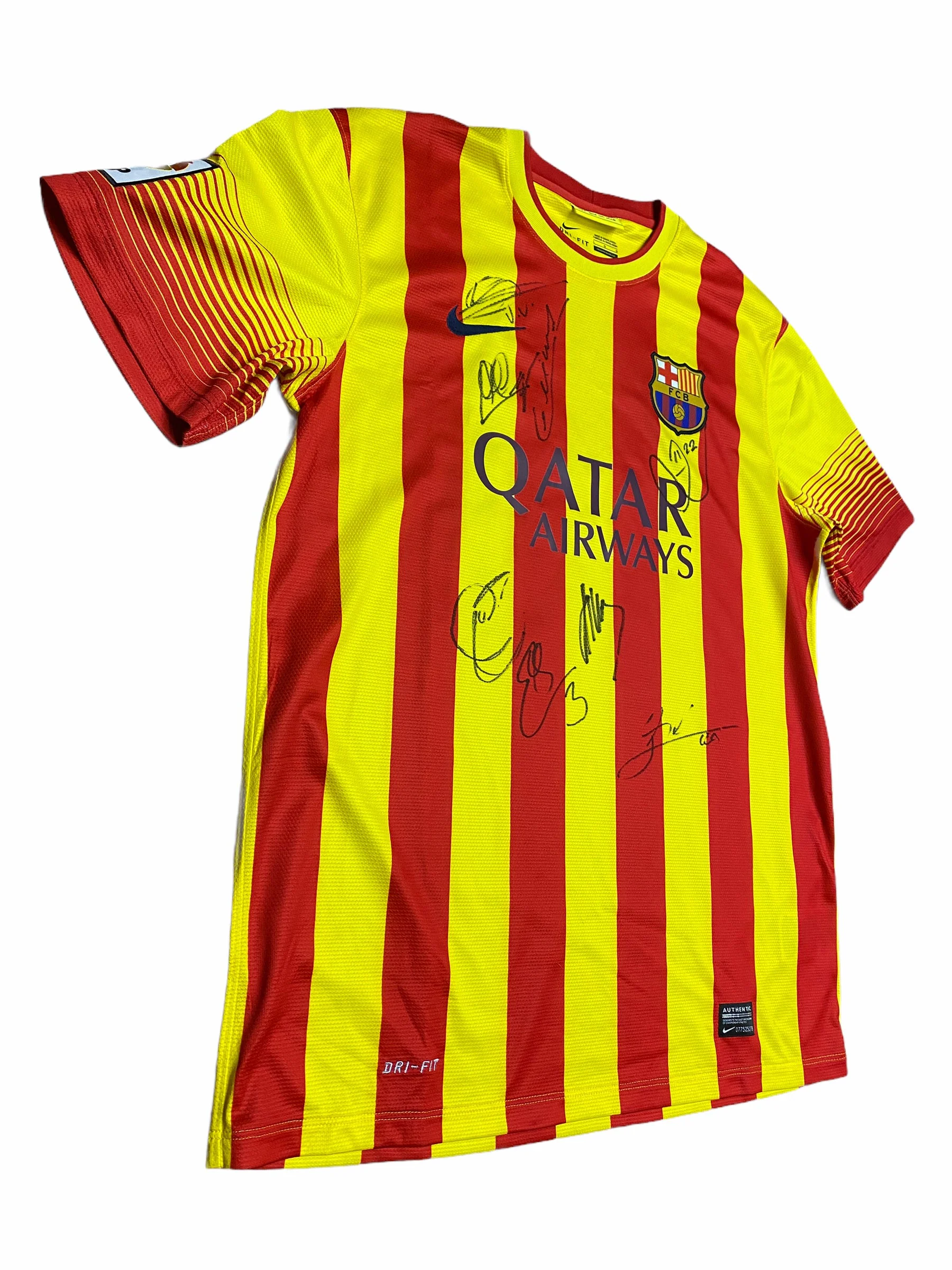 Jersey / Barcelona / EQUIPO 2013 (MESSI, XAVI, INIESTA, PIQUE, ZUBIZARRETA, DANI ALVEZ, MASCHERANO) - Image 5