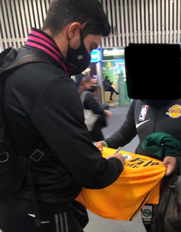 Jersey / Wolverhampton / Raúl Jimenez - Image 4
