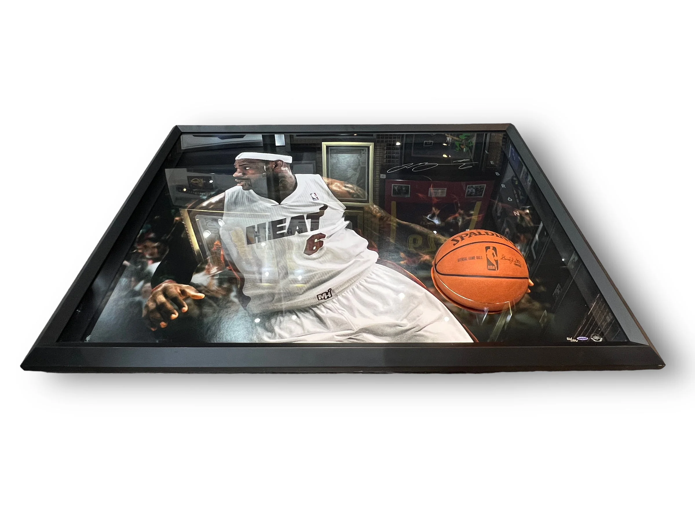 Breaking Through / Heat / Lebron James - Image 3