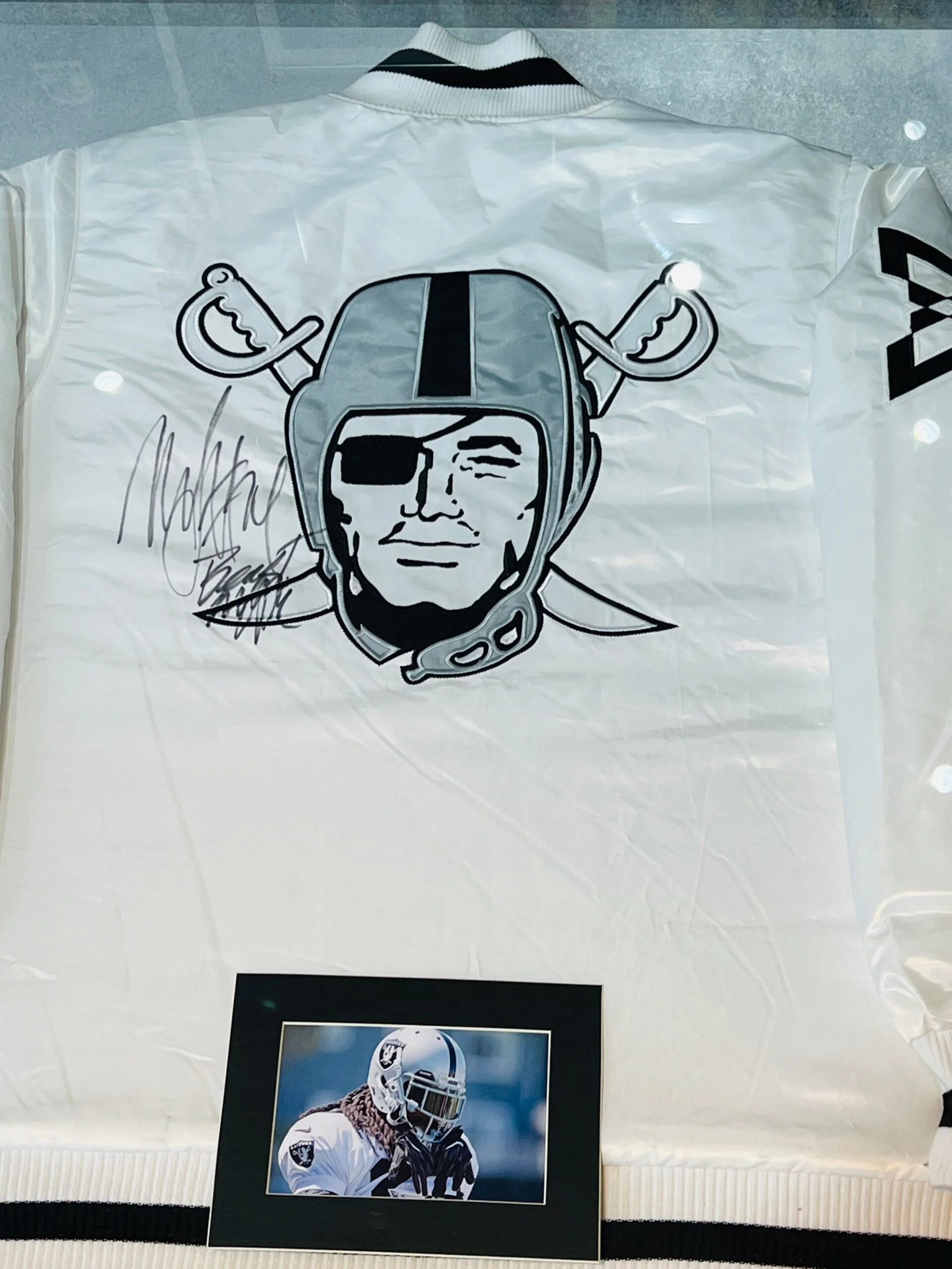 Chamarra / Raiders / Marshawn Lynch - Image 4