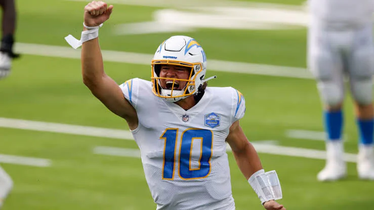 Casco Full size / Chargers / Justin Herbert - Image 6