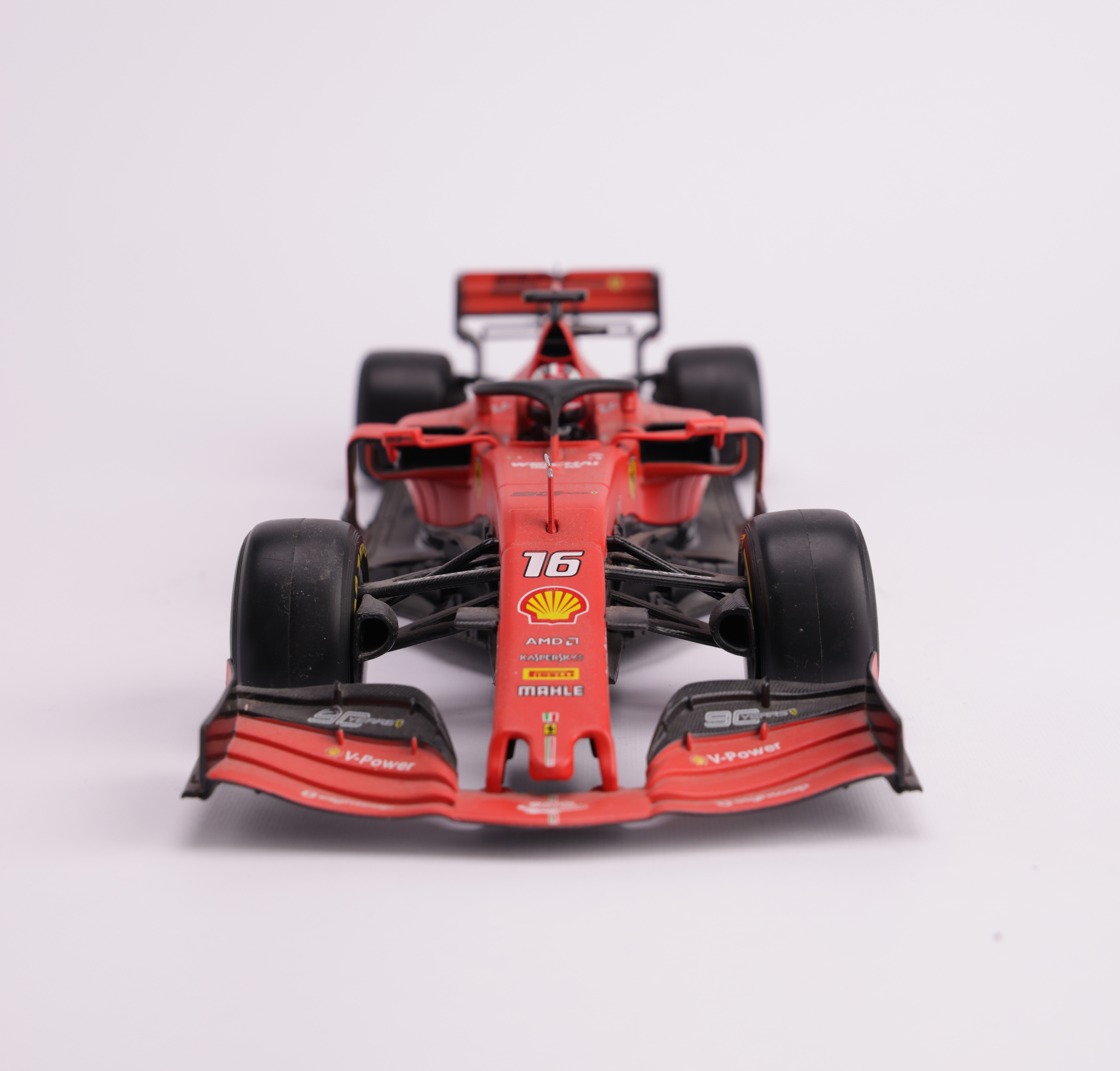 Coche Escala Charles Leclerc Ferrari - Image 3