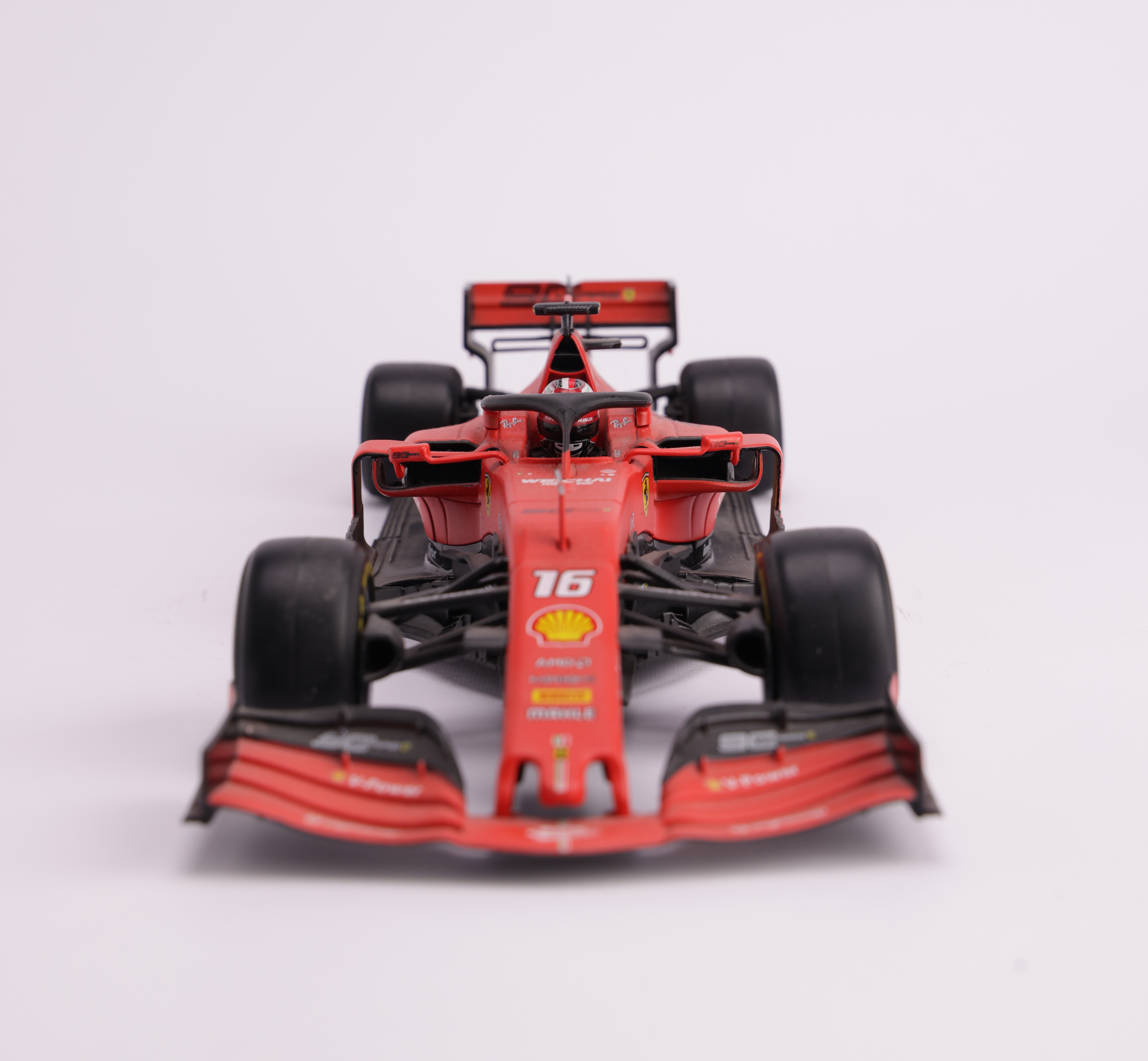 Coche Escala Charles Leclerc Ferrari - Image 4
