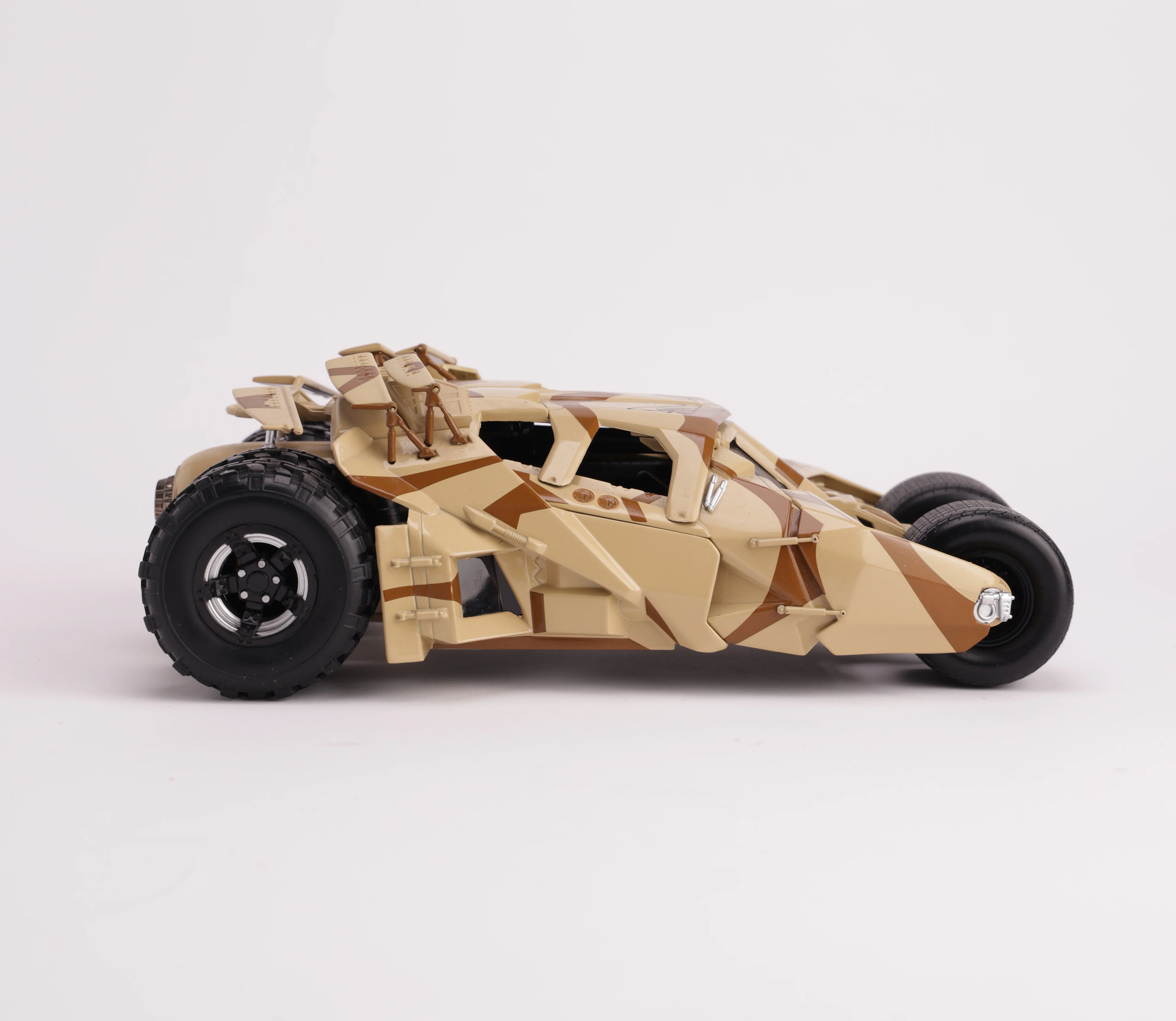 Coche Escala Tom Hardy Batman - Image 2