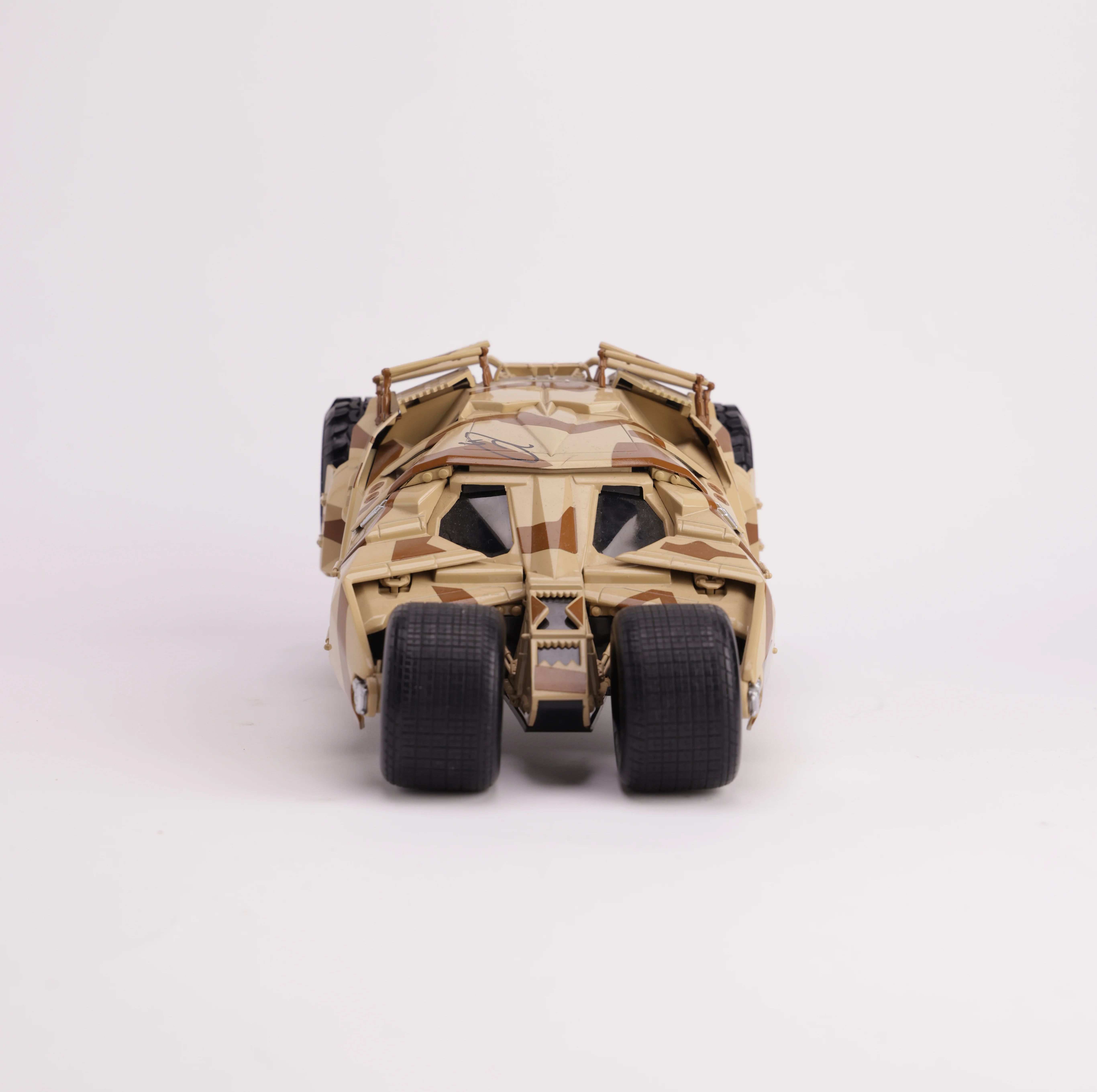 Coche Escala Tom Hardy Batman - Image 3