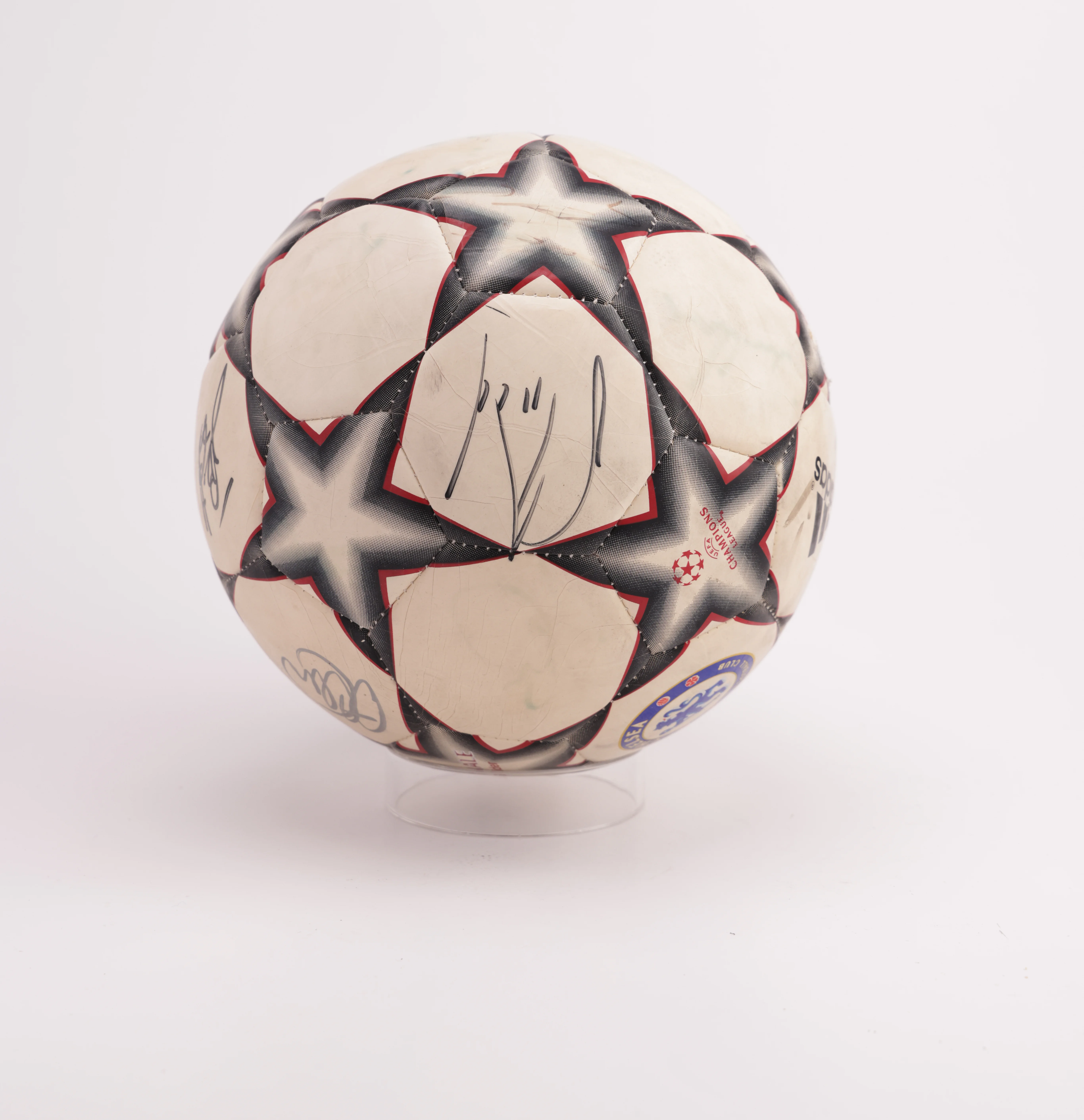 Balón José Mourinho, Michel Essien, Didier Drogba, Arjen Robben, entre otros Chelsea - Image 2