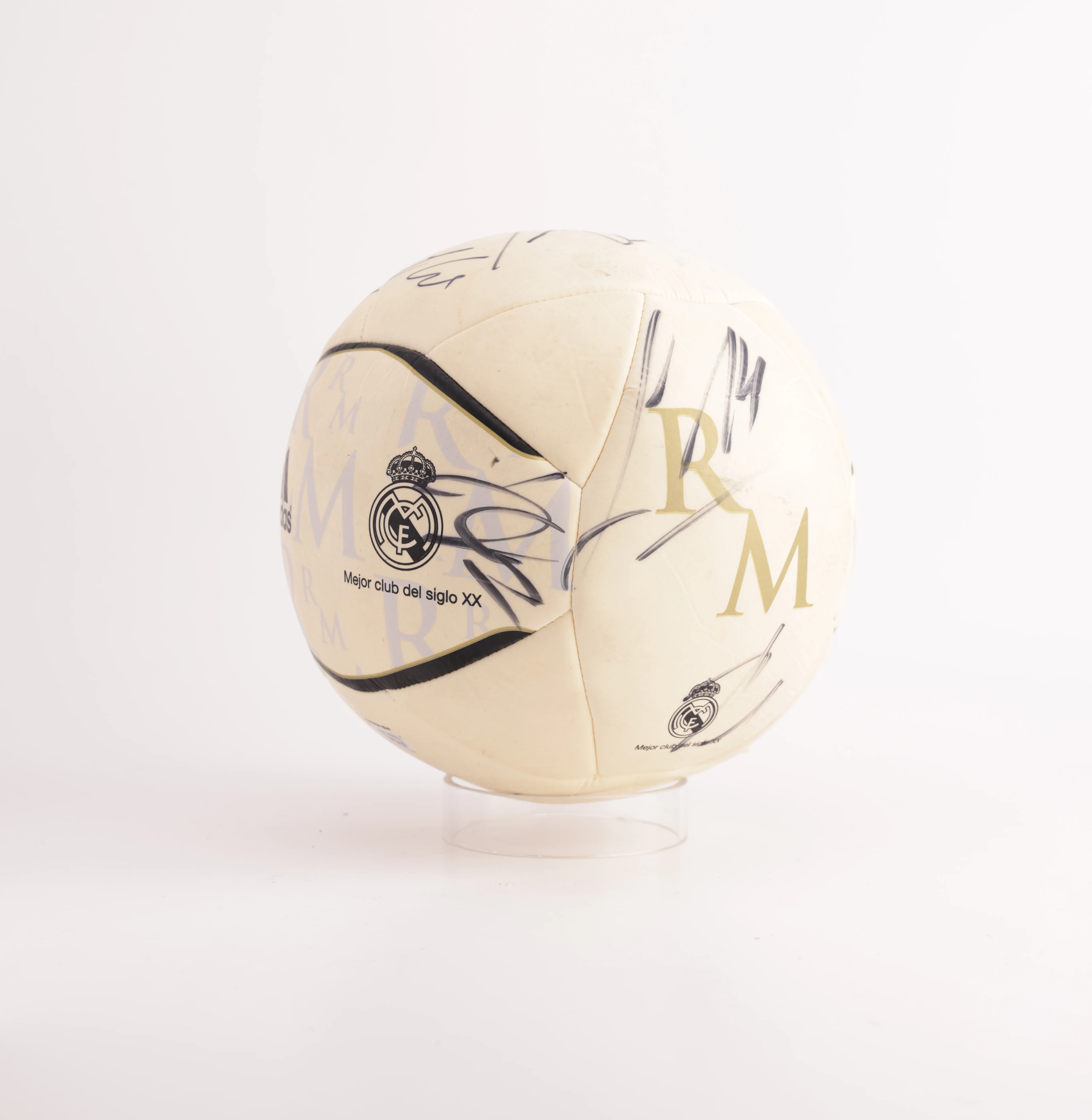 Balón José Mourinho, Casillas, Sergio Ramos, entre otros Real Madrid - Image 3