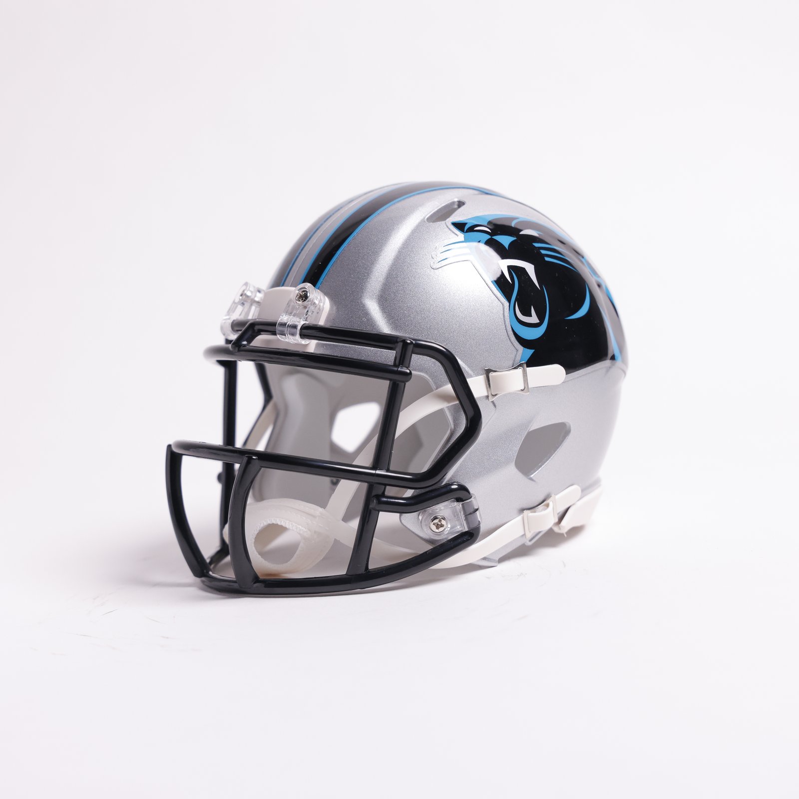 Luke Kuechly - Image 3